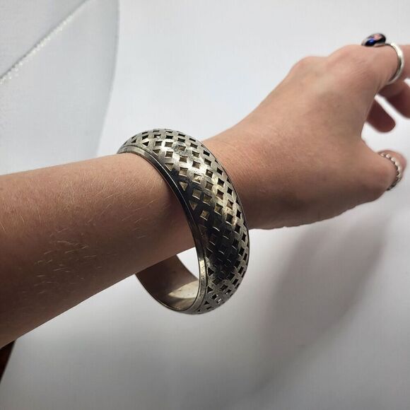 Chunky Silver Bangle Diamond Cut outs Made in India 1in wide - Picture 5 of 6